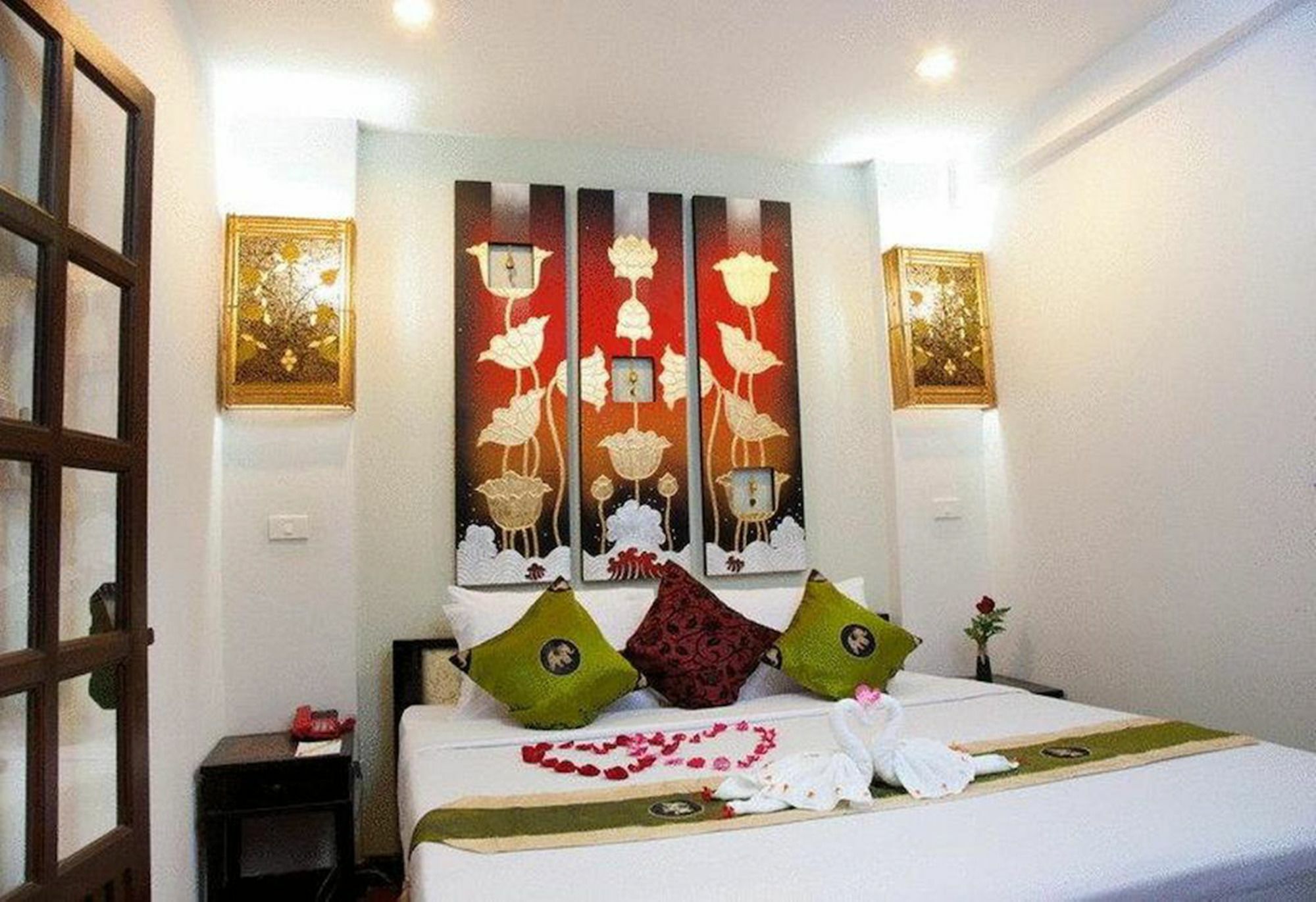 Spring@Tapae Otel Chiang Mai Dış mekan fotoğraf